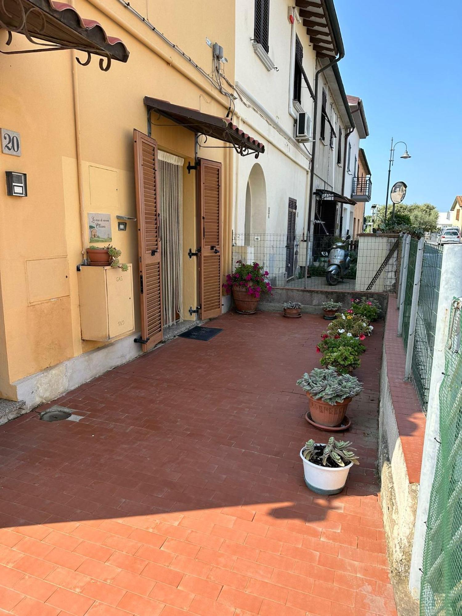 Apartmán La Casa Di Nonna Ottorina Venturina Terme Exteriér fotografie